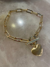 HEART T BAR BRACELET IN GOLD