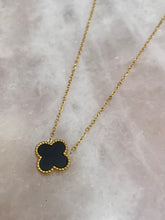 CLOVER NECKLACE