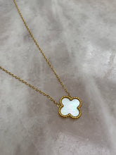 CLOVER NECKLACE